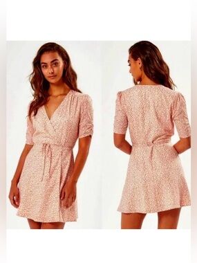 NWT CHARLIE HOLIDAY Juniper Pink Floral Wrap Mini Dress SM